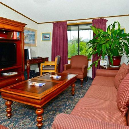 M Star Hotel Covington מראה חיצוני תמונה